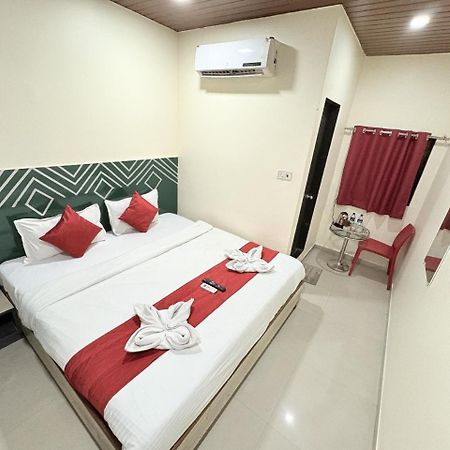 Hotel Kailash Park- Near International Airport Mumbai Eksteriør bilde